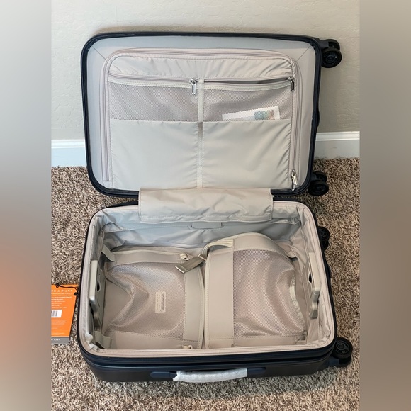 Briggs & Riley Bags Briggs Riley Sympatico Hardside Domestic Spinner Luggage Navy 22 Carryon